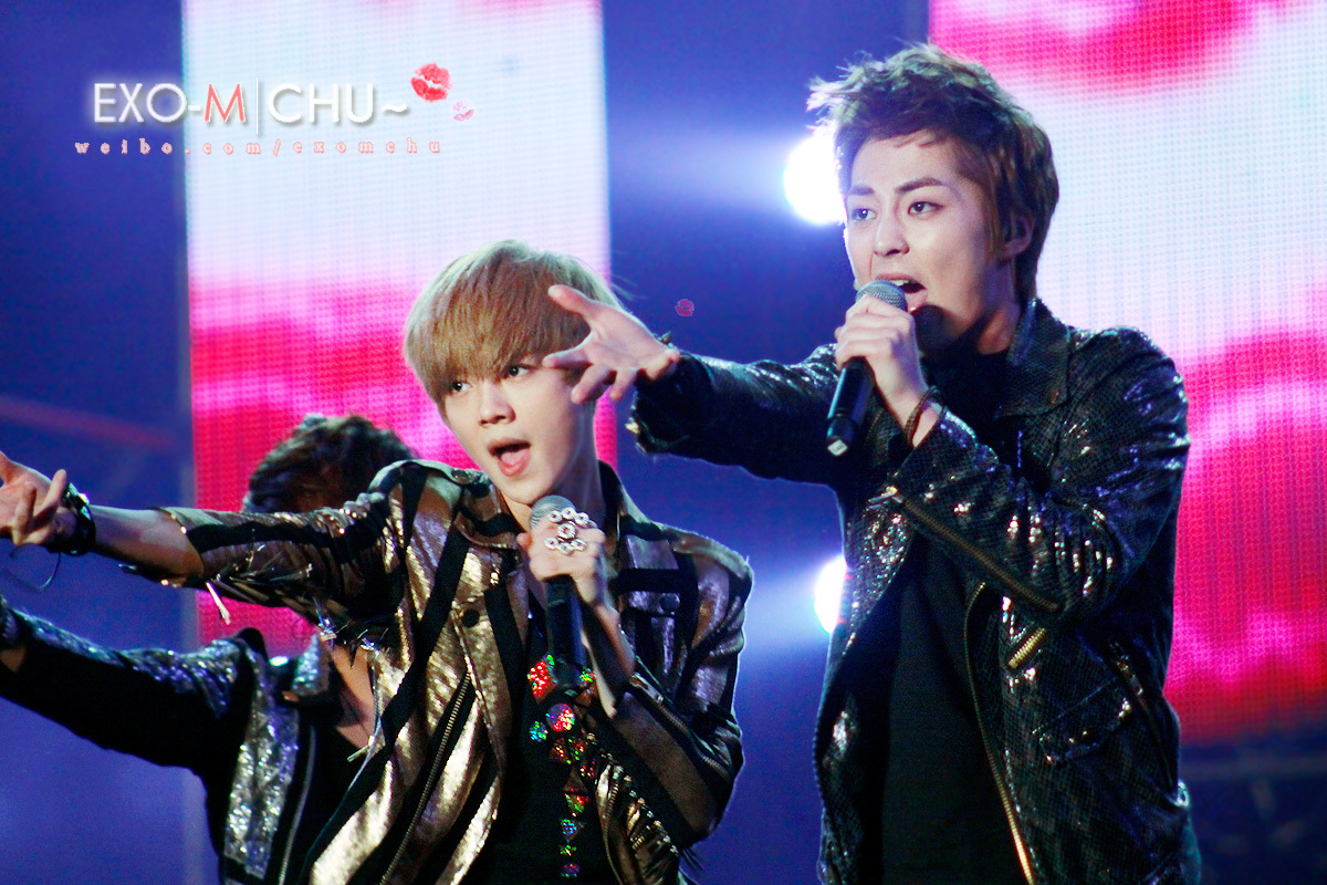 [Fantaken] 091212 EXO M XiuMin @ Chongqing Irreplaceable Concert  A066e683tw1e00hok1ynnj