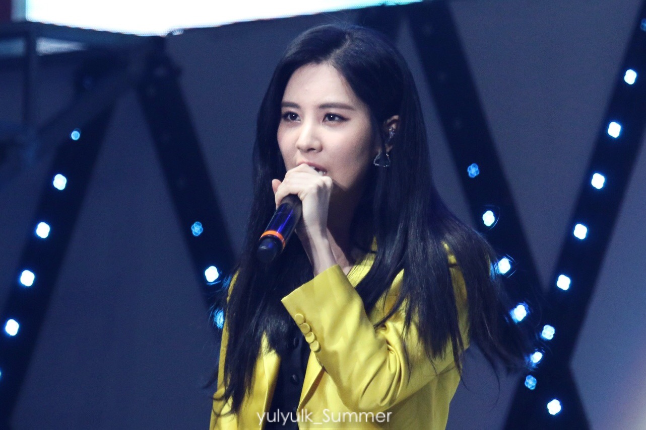 [PIC][21-11-2014]SNSD khởi hành đi Trung Quốc để tham gia "China for GG 1st Fan Party in NanJing" vào trưa nay - Page 17 A2be6f0ejw1en01sr3318j20zm0nr79z