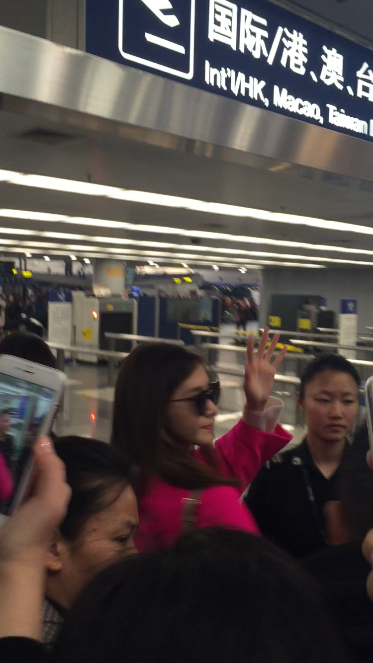 [PIC][06-12-2015]YoonA trở về Hàn Quốc vào chiều nay A746aab2jw1eypvp6tec3j20ku112hdt