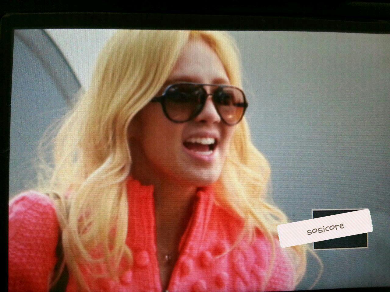 [PICS/FANTAKEN][22/11/2012]SNSD @Airport to Singapore A8f6f66ejw1dz3h3uswb8j