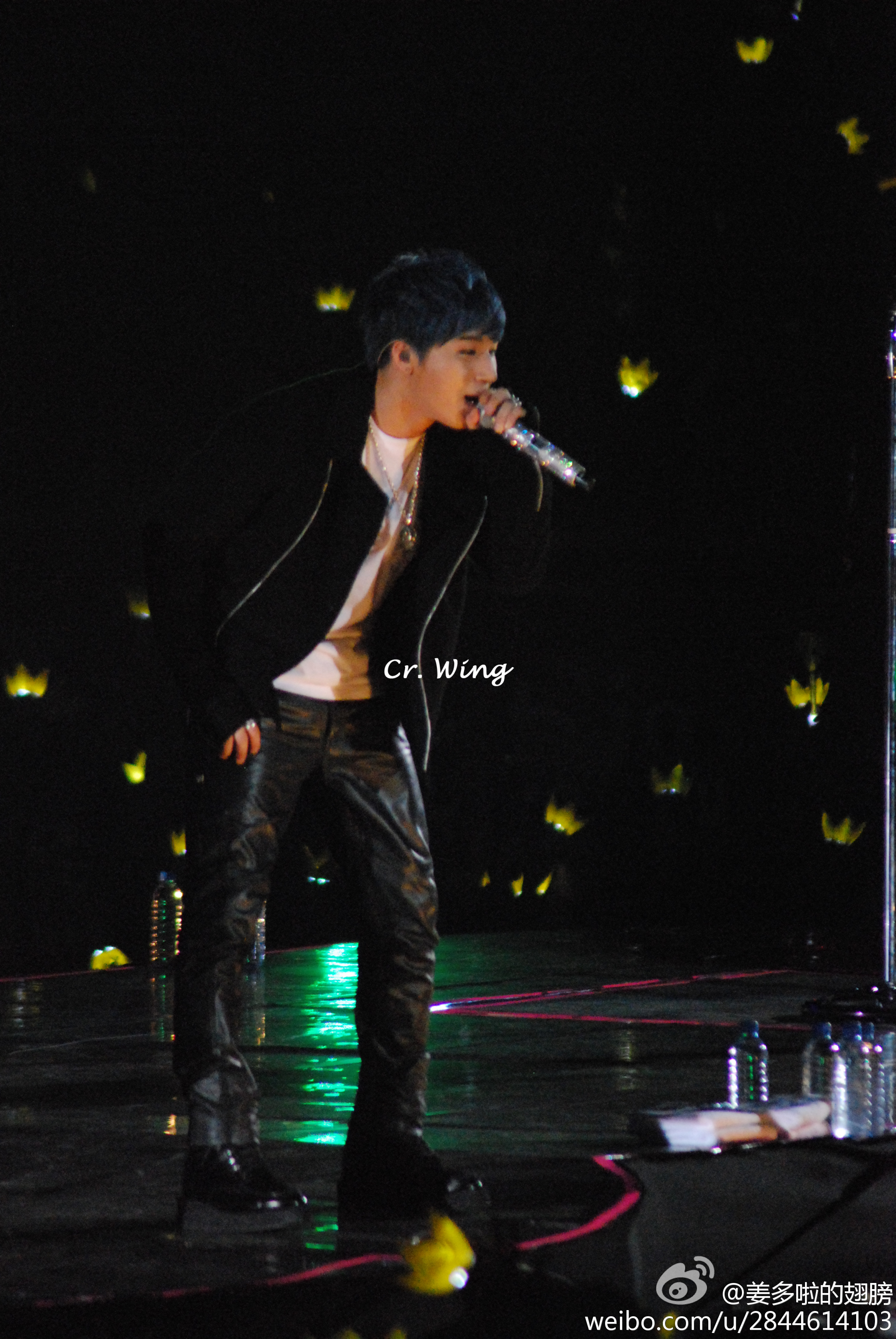 [PhoHD] ALIVE Tour 2012 ở Hồng Kông (8-9-10/12/2012) A98d5dd7gw1dzn6f5tun8j