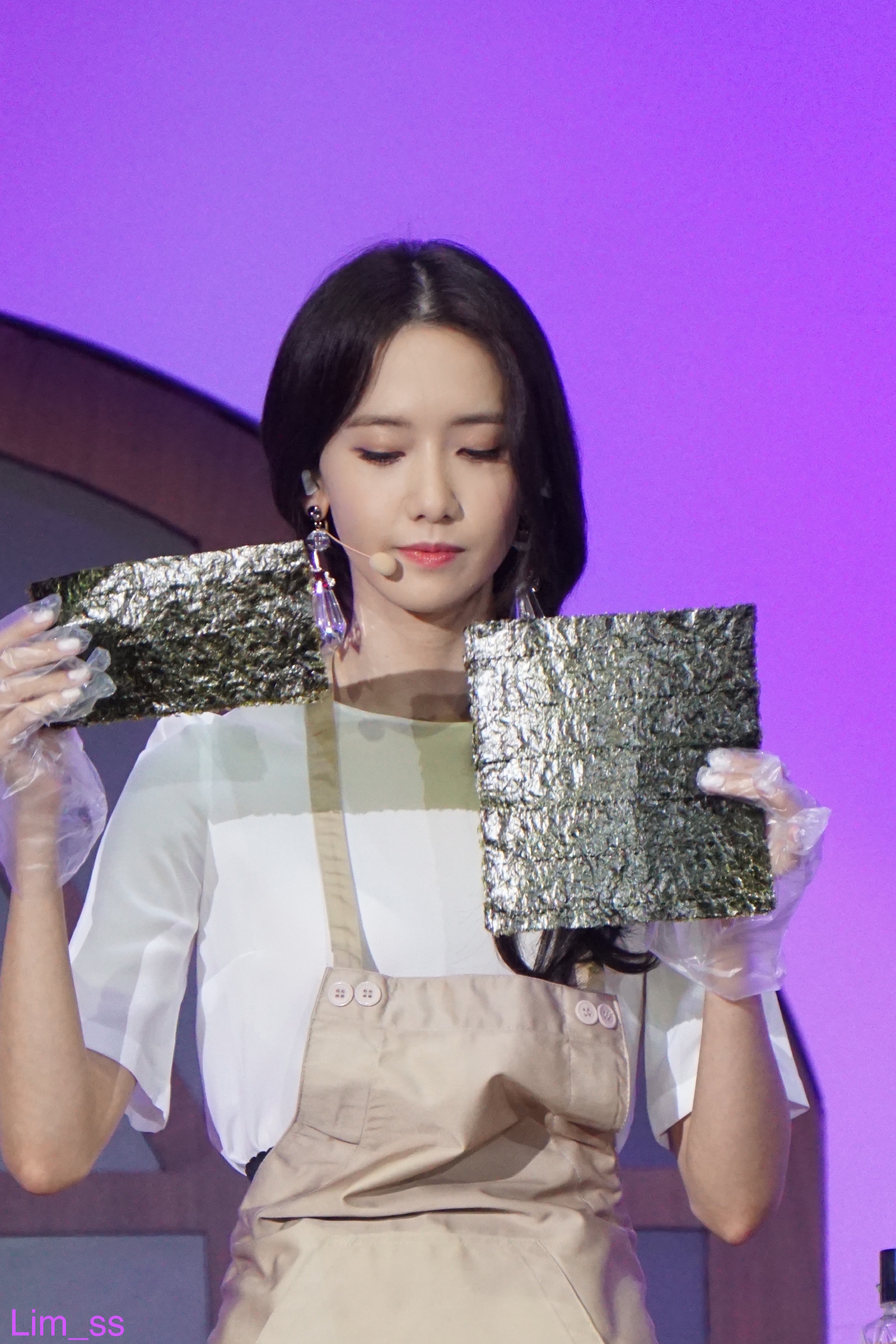 [PIC][24-06-2016]YoonA khởi hành đi Bắc Kinh - Trung Quốc để tham dự "2016 YoonA 1st Fanmeet - BLOSSOM in Beijing" vào sáng nay - Page 3 B8614963jw1f58i0ykqf0j21kw2dc7wh