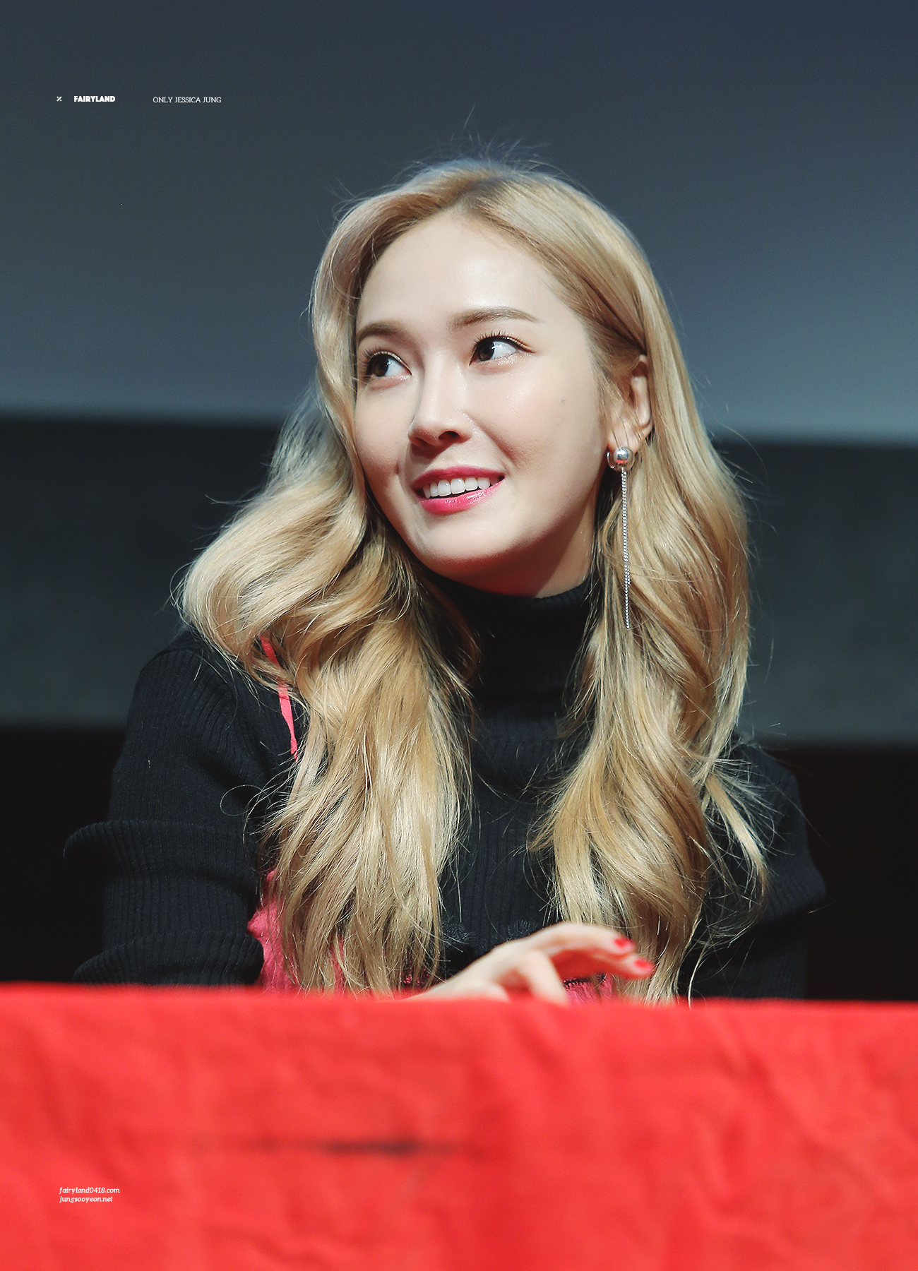 [PIC][18-12-2016]Jessica tham dự buổi Fansign thứ 3 cho “WONDERLAND” vào tối nay Bb8cd55cgw1faztao4xfej21041e0u0x