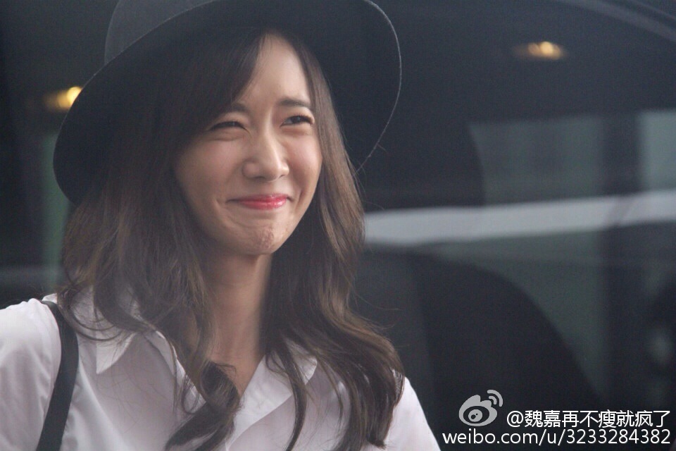 [PIC][22-09-2015]YoonA trở về Hàn Quốc vào sáng nay C0b8011ejw1ewb8ls5kdgj20qo0hs0vs