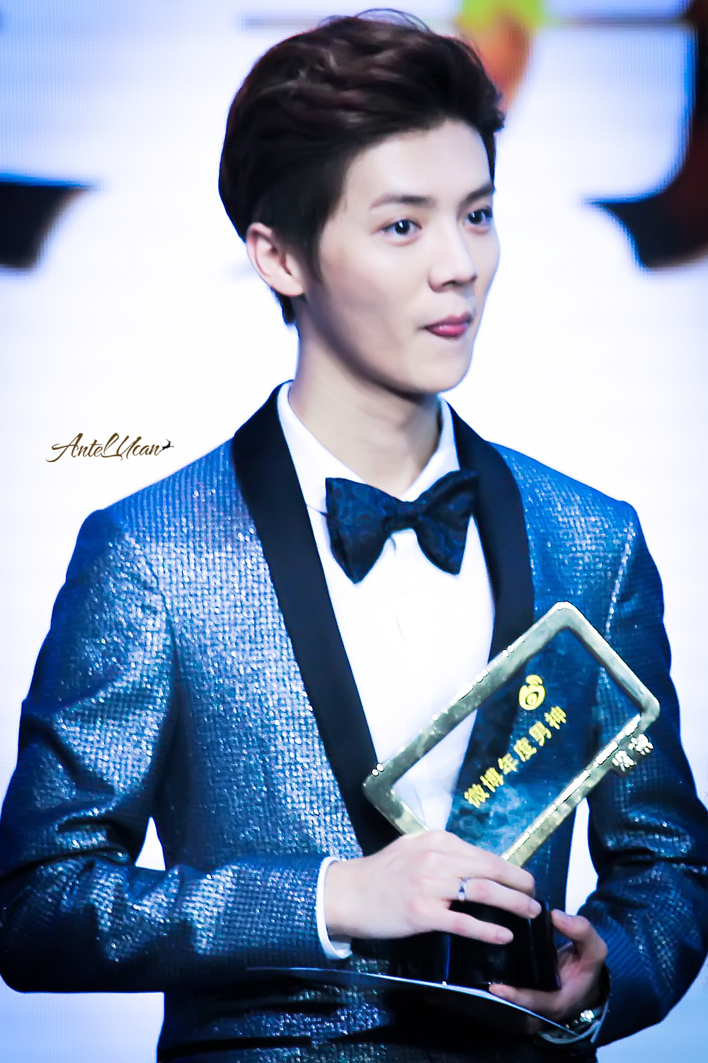 [FANTAKEN] 150115 2014 Weibo Awards Night [100P] E9c9041djw1eobb46xqzoj20rs15oe81