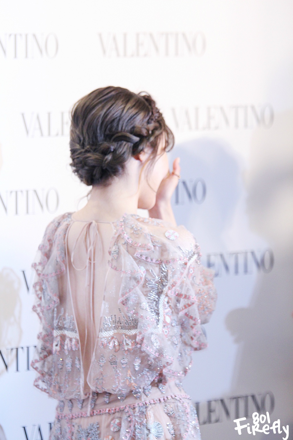 [PIC][04-02-2015]Tiffany khởi hành đi Hồng Kông để tham dự sự kện "Valentino Flagship Grand Opening" vào trưa nay - Page 5 Ee11d82djw1epcklv6megj20rs15otik