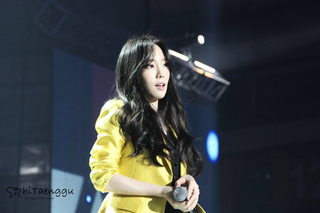 [PIC][21-11-2014]SNSD khởi hành đi Trung Quốc để tham gia "China for GG 1st Fan Party in NanJing" vào trưa nay - Page 17 005WnIUTgw1eo18423mmsj31kw11xwn1