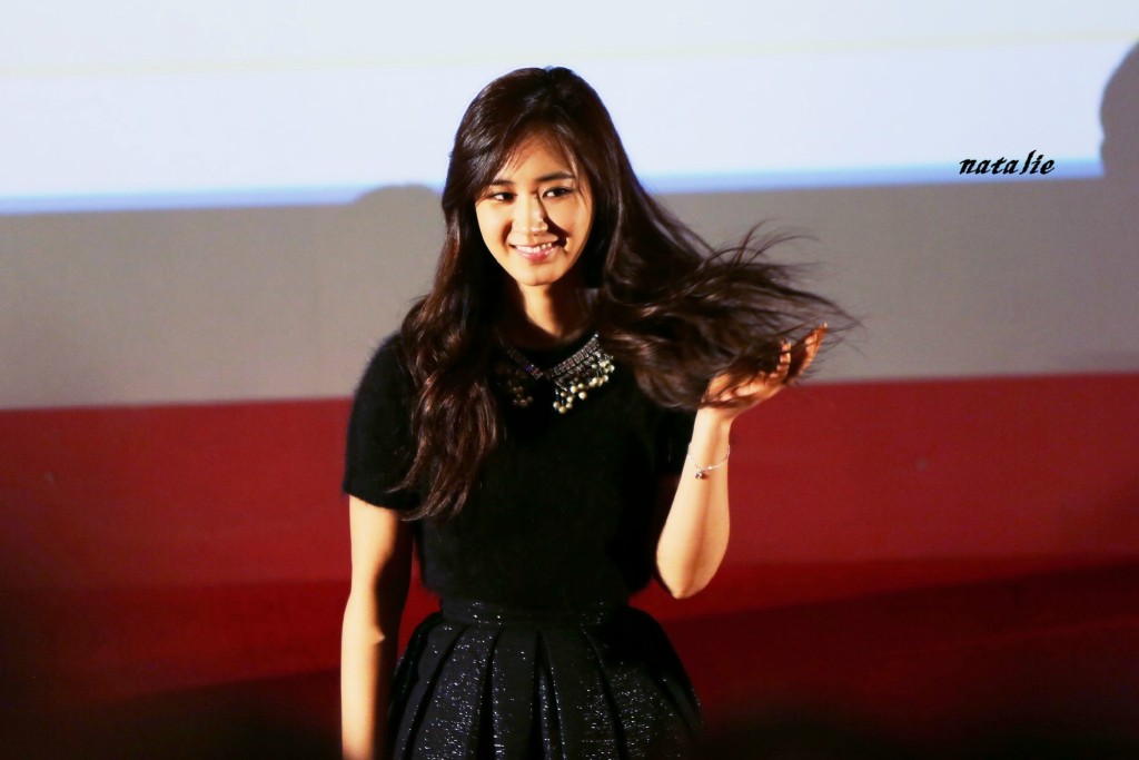 [PIC][30-10-2013]Yuri tham dự "No Breathing Greeting Event" vào tối nay - Page 2 4ba27fc9gw1eb94t1ogzrj21jk112wlw