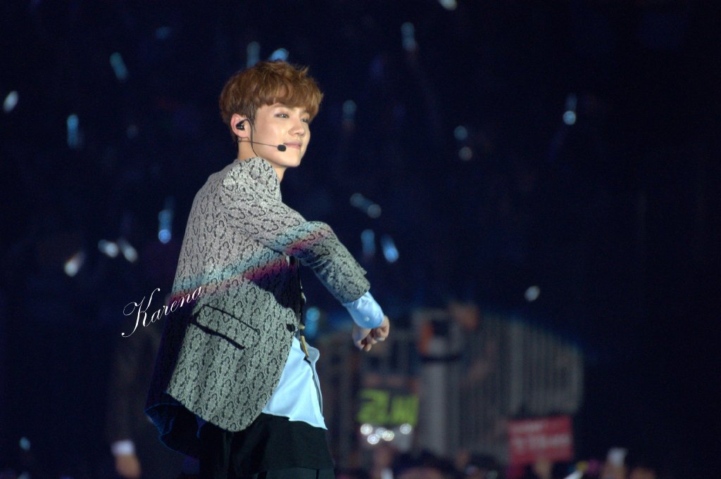 [FANTAKEN] 140601 EXO Concert "The Lost Planet" in HK - Day 1 [85P] 6860776cgw1eh19d86zj2j21kw11uk21