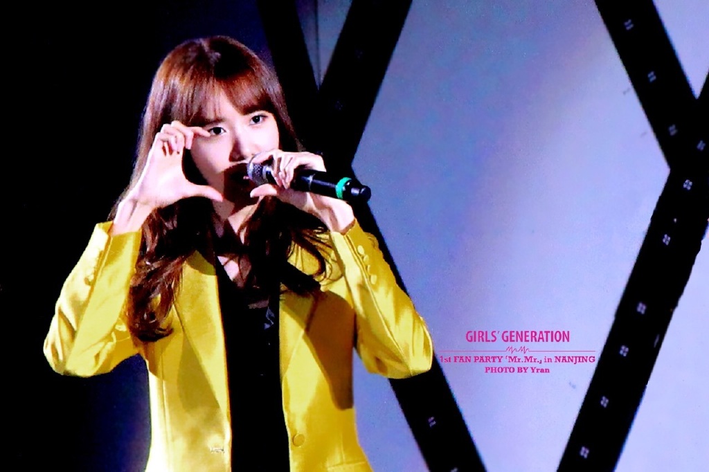 [PIC][21-11-2014]SNSD khởi hành đi Trung Quốc để tham gia "China for GG 1st Fan Party in NanJing" vào trưa nay - Page 9 6b1c1f6dgw1emkxnguusxj20zk0npwji