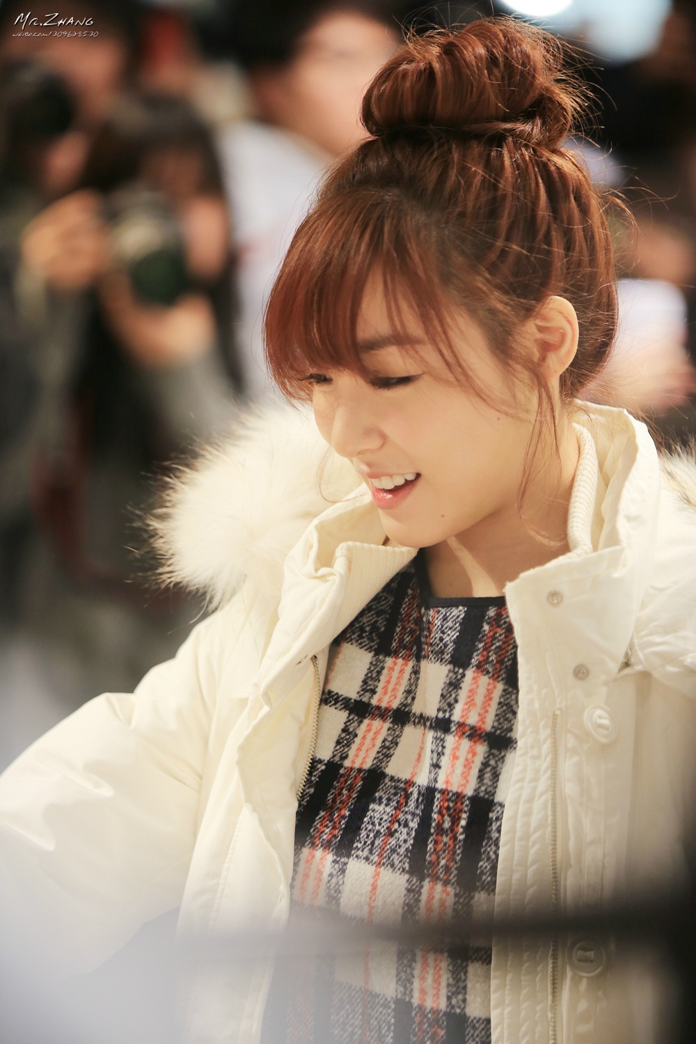 [صـور] Tiffany في حدث جلسة توقيع QUA بتاريخ اليوم!  944ee8c0gw1eb0u2o7gx4j20rs15ok1q