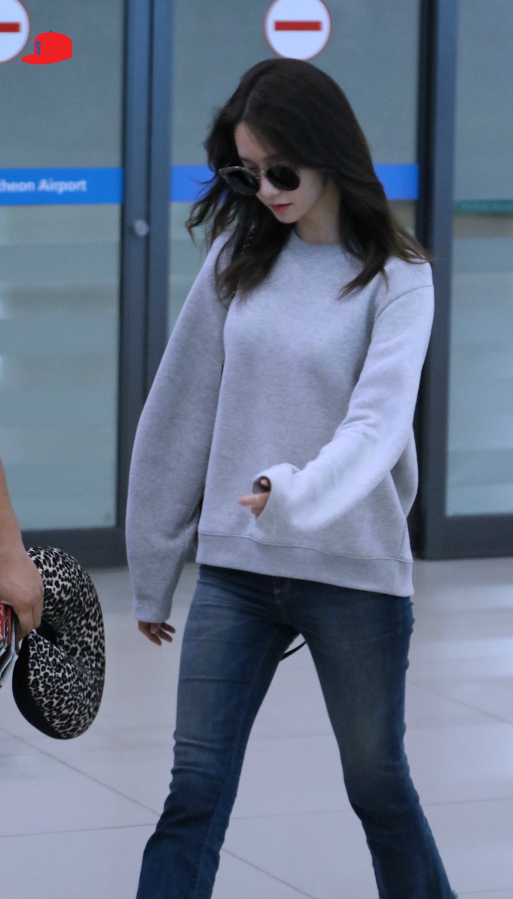 [PIC][14-09-2016]YoonA trở về Hàn Quốc vào trưa nay D89a35ffjw1f7x0jsb598j21kw2roqmx