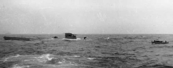 سلسلة أسلحة صنعت الحدث - 6 - U-110-captured-whaler-boat-595x234