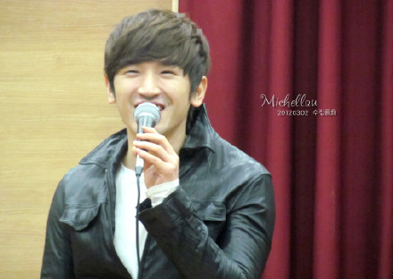 [2.3.12][FanPics] MinWoo Discharge 545fb082jw1dqlcuw95igj