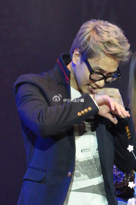 [7.1.12][Pics] Andy Beijing Fanmeet 58e0431ajw1doubypqgvgj