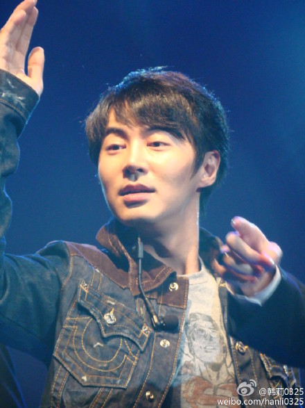 More JunJin at ShangHai FM Pics 629ff35agw1dnywhtvko4j