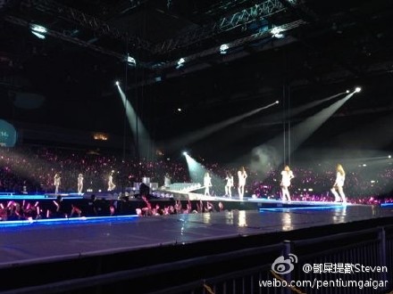 [PREVIEW/FANTAKEN][15-012012][UPDATE] SNSD @ HK Concert! 66b824f1jw1dp3dzlou69j