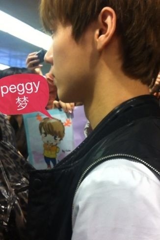 120424 EXO-M airport - Luhan 6819a376jw1dsaqeyp862j