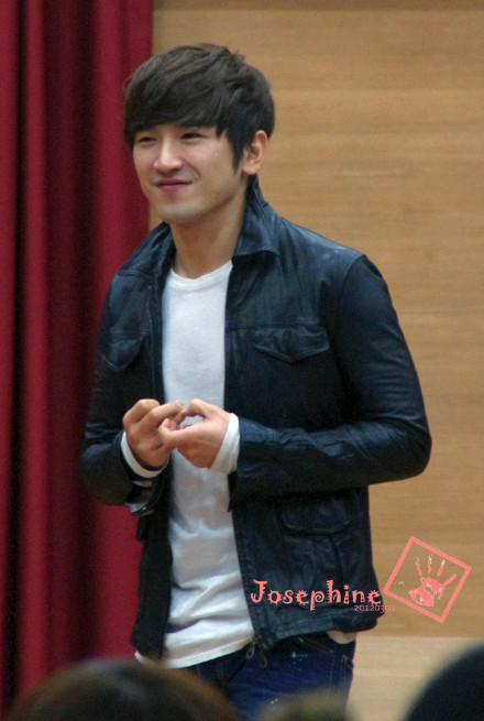 [2.3.12][FanPics] MinWoo Discharge 6b97e1f9jw1dqlq4q8xwvj