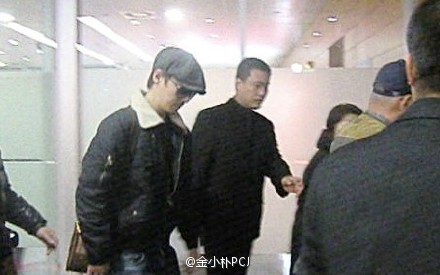 [24.2.12][Pics]JunJin~Seoul to Shanghai 72a62b66gw1dqdxvdt8rej