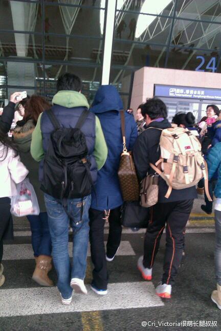 [26.2.12][Pics] JunJin ~ Shanghai to Seoul 7afe4ac0jw1dqfmcarp68j