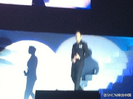 [7.1.12][Pics] Eric Shanghai Fanmeet 7fb09f0djw1dou40r4q9nj