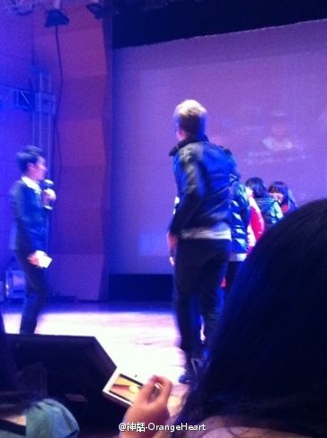 [7.1.12][Pics] Andy Beijing Fanmeet 95bf3916jw1dou4ff9wv0j