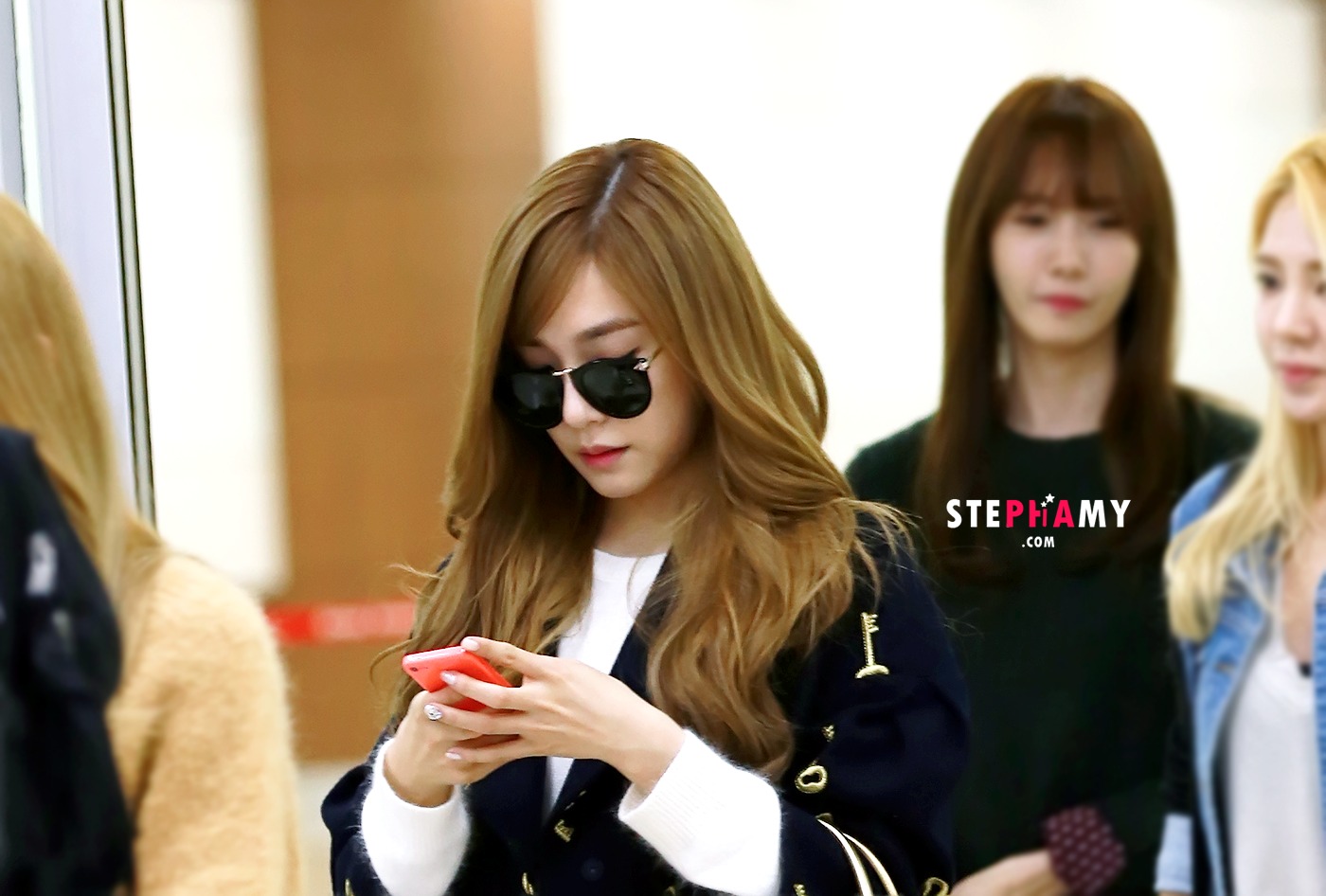 [PIC][26-10-2014]SNSD trở về Hàn Quốc vào trưa nay 005Nt9wyjw1elvl8xb6cmj312w0qan27