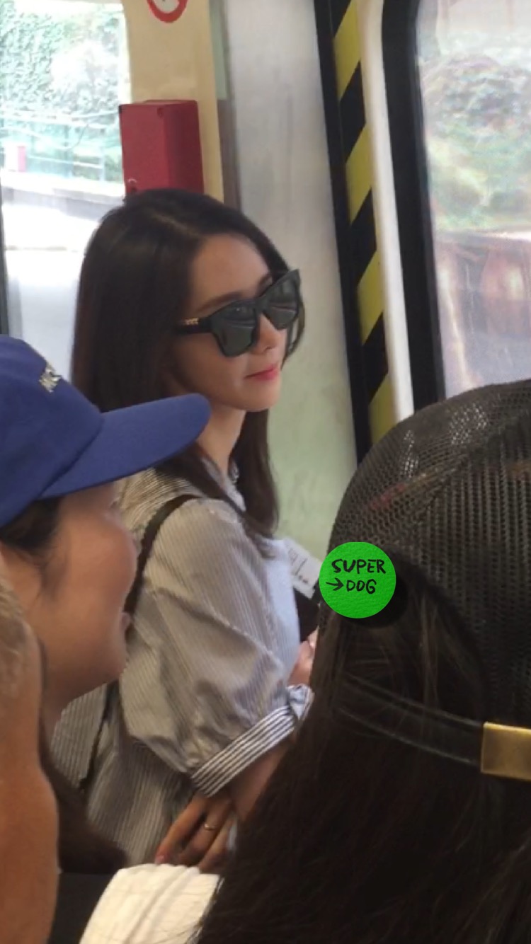 [PIC][07-07-2016]YoonA trở về Hàn Quốc vào chiều nay 005tYcxCjw1f5l92ukz45j30ku112djr