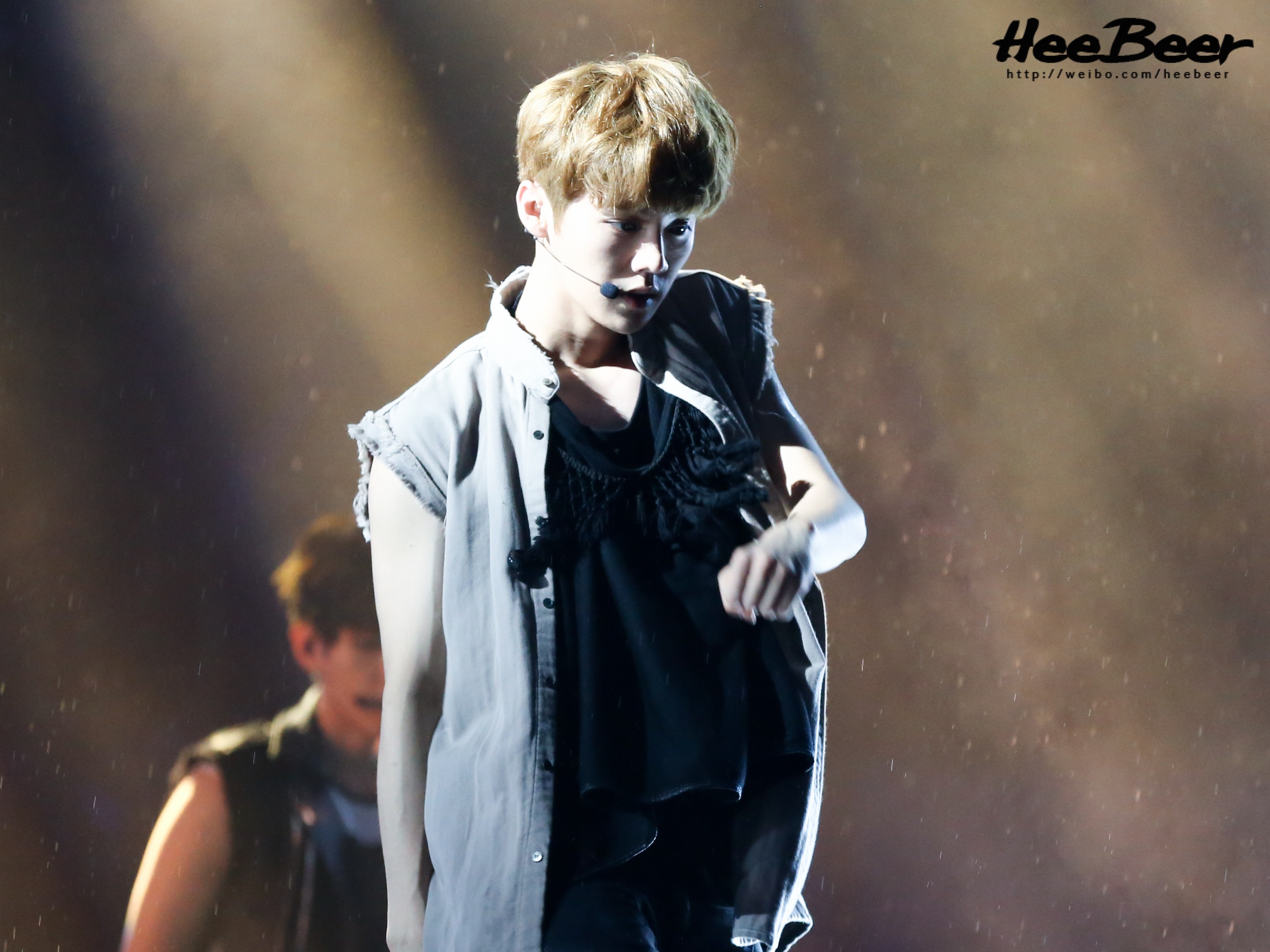 [FANTAKEN] 140628 EXO Concert "The Lost Planet" in Chongqing [105P] 005vuw7Ljw1ehu948vn91j325x1mgx56