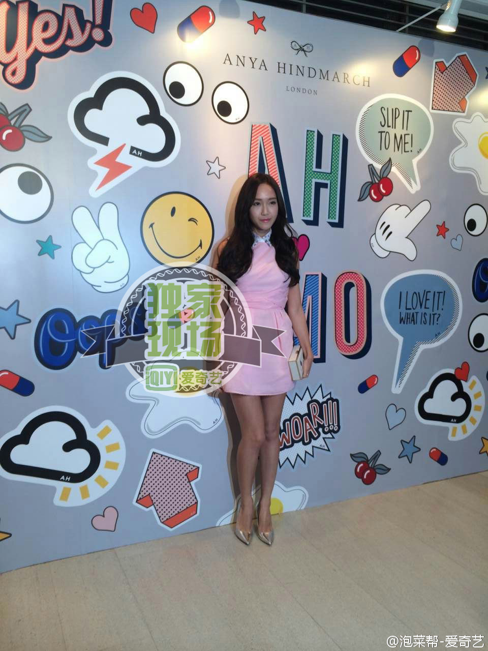 [PIC][18-01-2015]Jessica khởi hành đi Hồng Kông để tham dự sự kiện "Anya Hindmarch" vào chiều nay 005yRaKrjw1eoevxtovbtj30qo0zk7a6