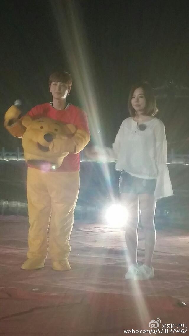 [PIC][23-05-2016]Sunny và HyoYeon khởi hành đi Trung Quốc để ghi hình cho chương trình '스타강림/Star Descent' vào tối nay 006fRRBkjw1f47xef37rpj30hs0vlgmm