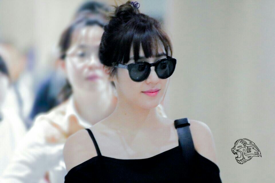 [PIC][29-07-2016]Tiffany trở về Hàn Quốc vào sáng sớm nay 006xBiJngw1f6q4044zjyj30qo0hsjsw