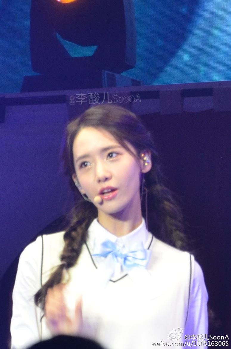 [PIC][24-07-2016]YoonA khởi hành đi Trùng Khánh - Trung Quốc để tham dự "2016 YoonA 1st Fanmeet - BLOSSOM in Chongqing" vào sáng nay - Page 2 3be99239gw1f66he56sd7j20lj0whwi2