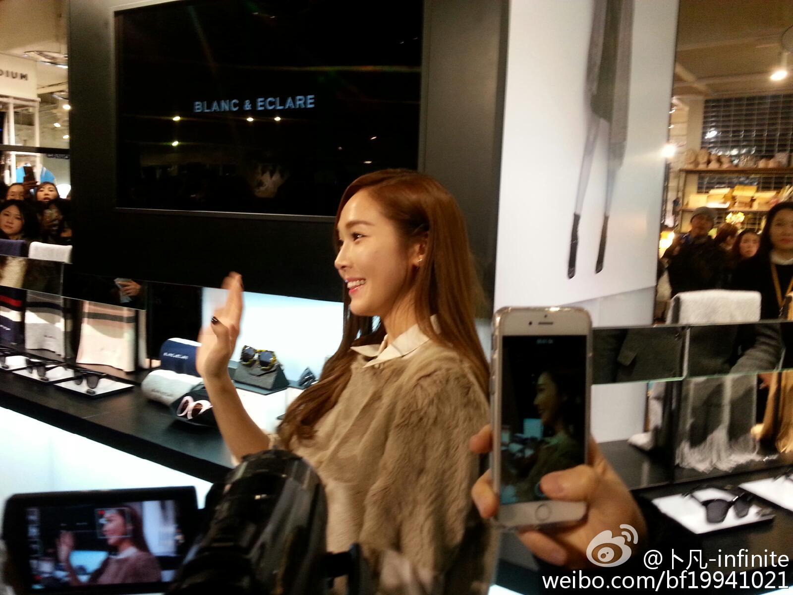 [PIC][22-12-2014]Jessica tham dự buổi fansign cho "BLANC&ECLARE" chi nhánh Seoul, Hàn Quốc vào chiều nay 627b3cb5jw1enj0kwnr6gj218g0xcaer