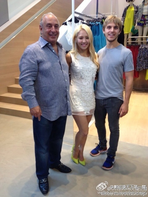 [PIC][06-06-2013]HyoYeon khởi hành đi Hồng Kông để tham dự Lễ khai trương cửa hàng "Topshop" chi nhánh ở Hồng Kông - Page 2 67137e55jw1e6vfafu6g0j20dc0hstat