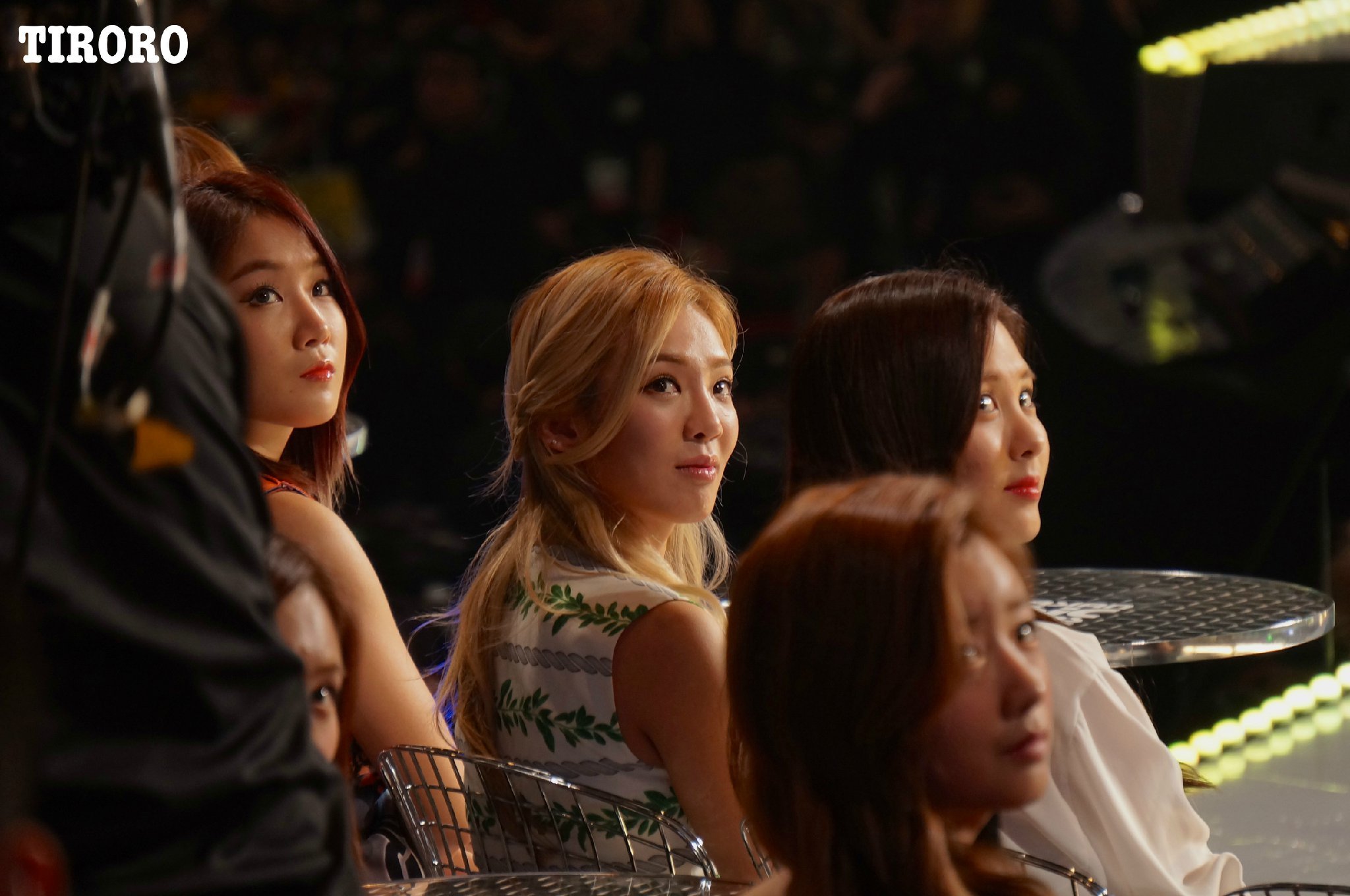 [PIC][22-11-2013]SeoHyun và HyoYeon khởi hành đi Hồng Kông để tham dự "2013 Mnet Asian Music Awards" vào sáng nay - Page 2 67612de1gw1eaux9uqvxxj21kw11sjyf