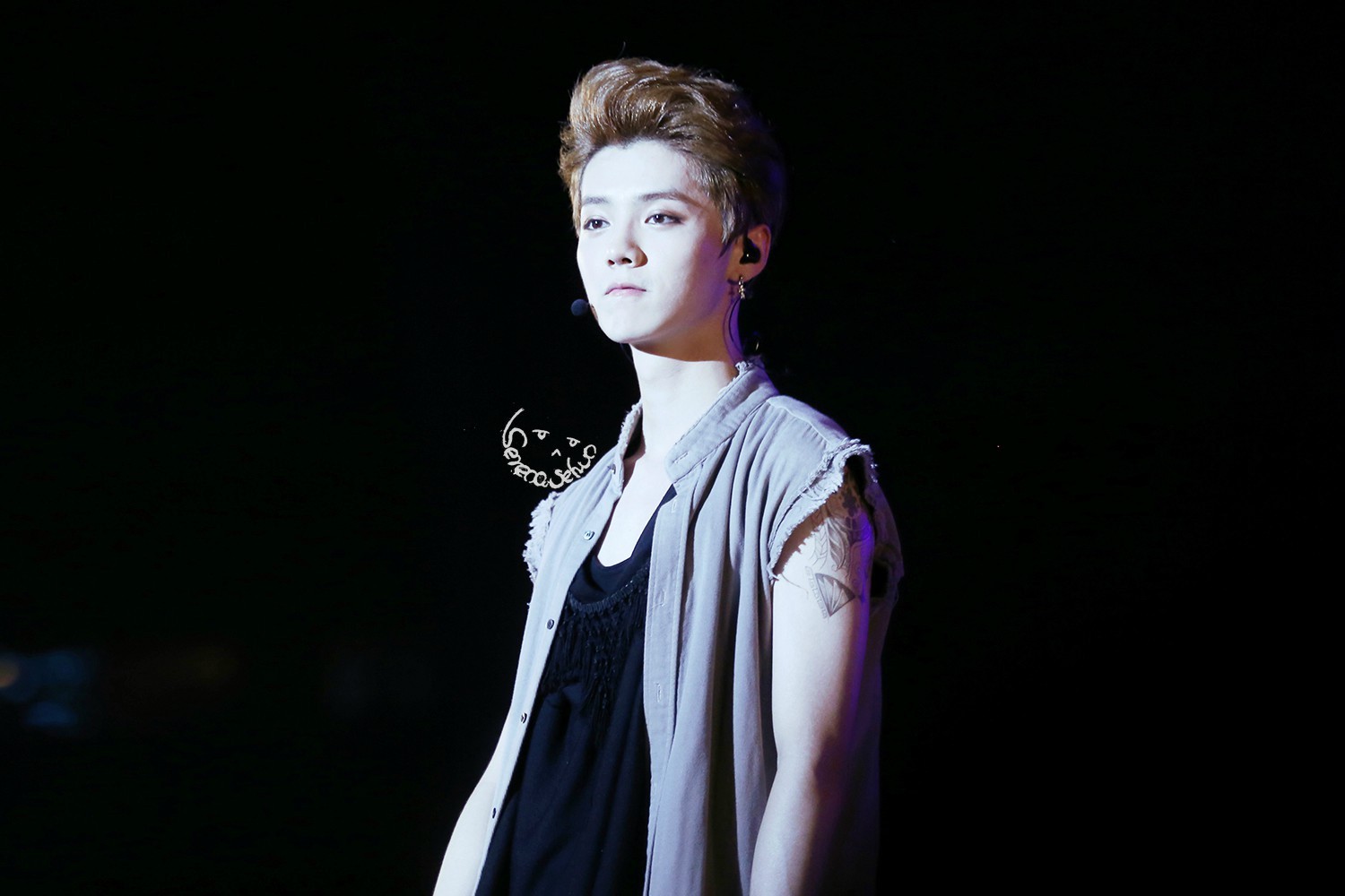 [FANTAKEN] 140705 EXO Concert "The Lost Planet" in Chengdu [150P] 69cb0fa2gw1ei4e9c6m6fj215o0rsn0j