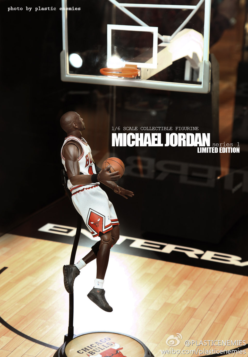[ENTERBAY] NBA Real Masterpiece - Michael Jordan | Series 1 - Página 9 6a853733gw1e174bh79hej