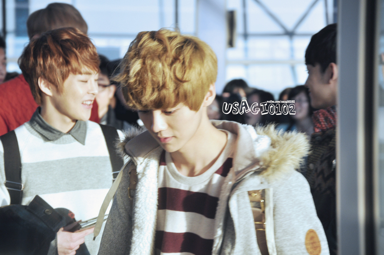 [Fantaken] 081212 EXO M XiuMin @ Incheon + Beijing Airport 6aa97393tw1dzqsdk401yj