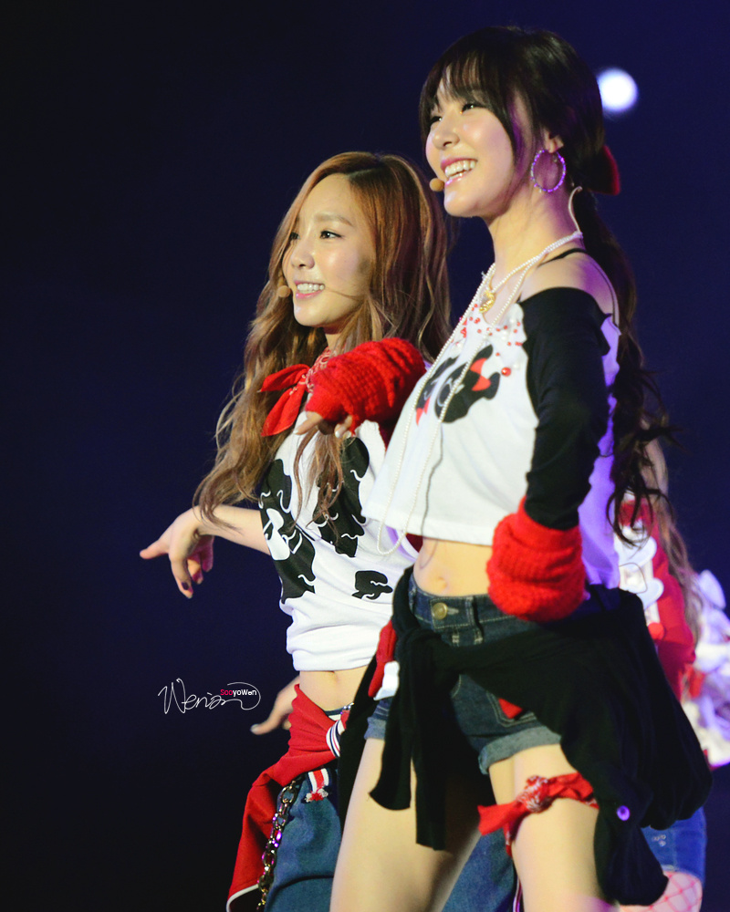 [PIC][26-05-2013]SNSD khởi hành đi Đài Loan để biểu diễn tại "Happy4 K-POP Concert in Taiwan" vào sáng nay - Page 11 6b4dd92cgw1e53a0wuy45j20m80rsgss