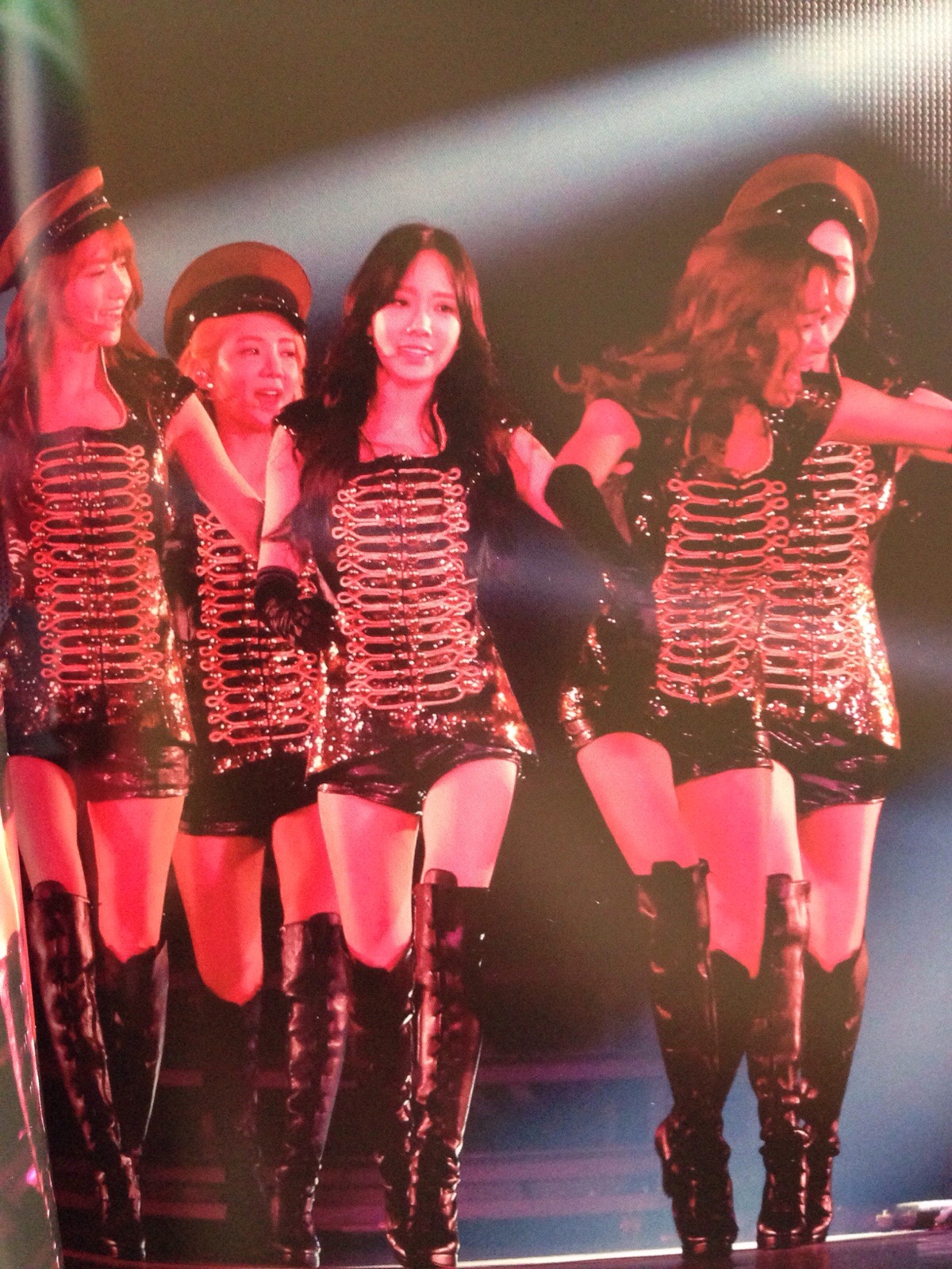 [PIC][09-12-2014]Hình ảnh mới nhất từ "GIRLS' GENERATION THE BEST LIVE AT TOKYO DOME" của SNSD  - Page 3 6b4fef46jw1eqon9elqscj20xc18gne8