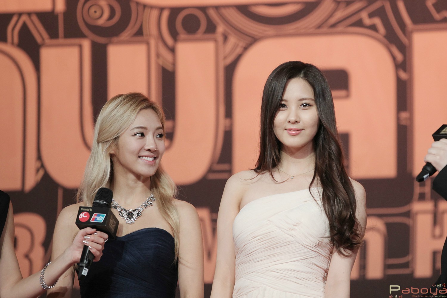 [PIC][22-11-2013]SeoHyun và HyoYeon khởi hành đi Hồng Kông để tham dự "2013 Mnet Asian Music Awards" vào sáng nay - Page 2 6da725c3gw1eavba0ag1vj215o0rsdmb