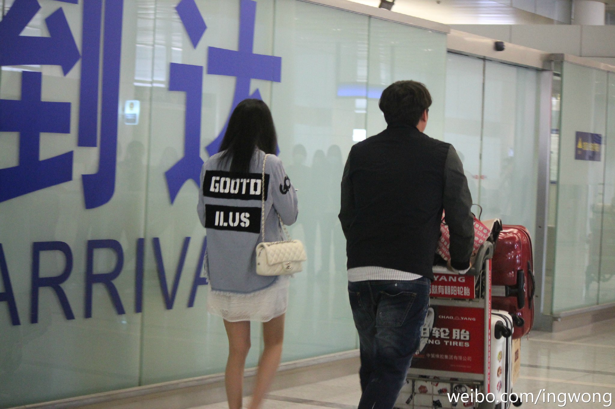 [PIC][04-04-2015]YoonA khởi hành đi Trung Quốc vào trưa nay 6e8f014cgw1eref1f21ebj21kw11xn68