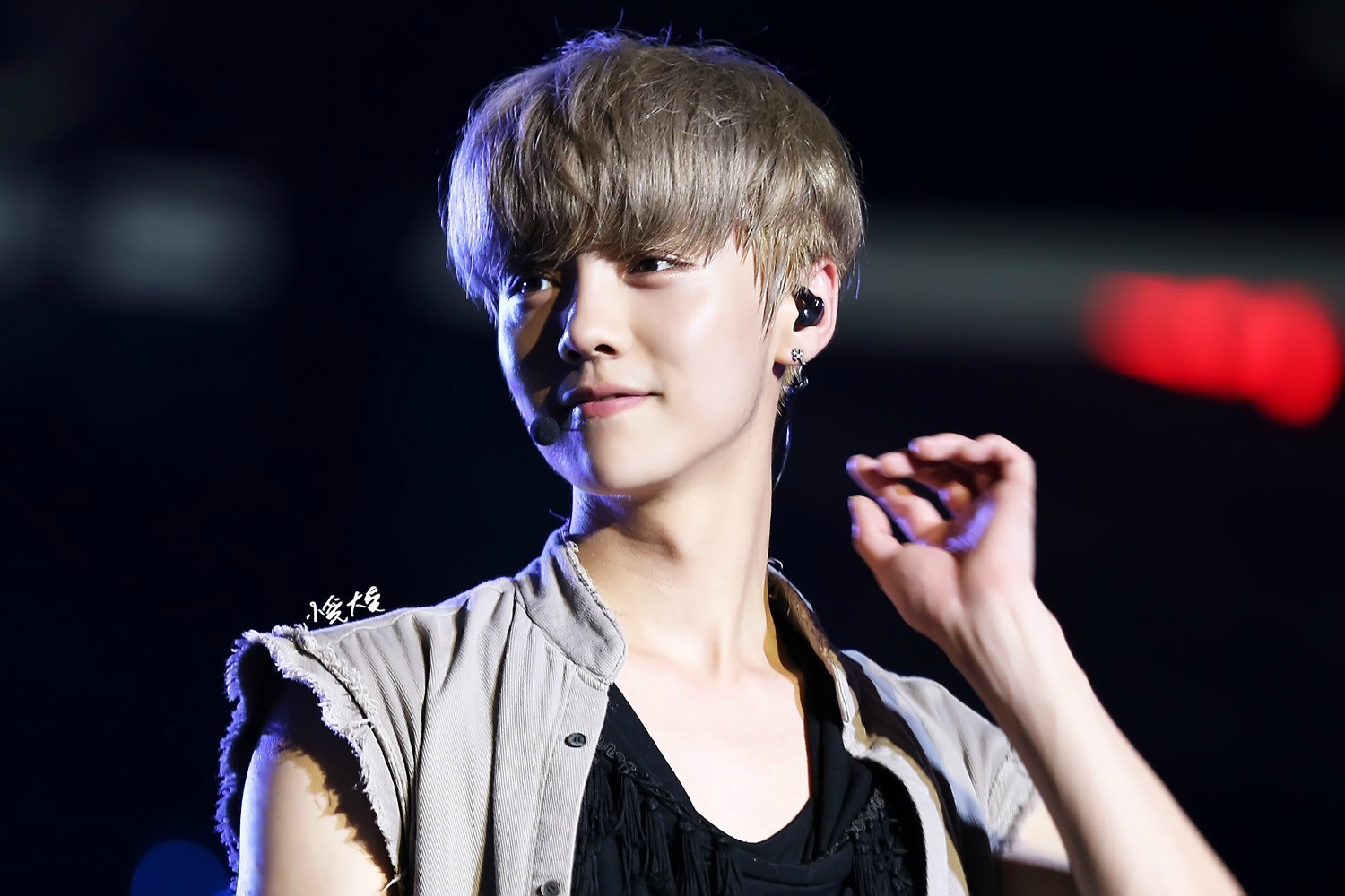 [FANTAKEN] 140727 EXO Concert "The Lost Planet" in Changsha [116P] 6fa78c66gw1eismxb1t7ej215o0rswjo