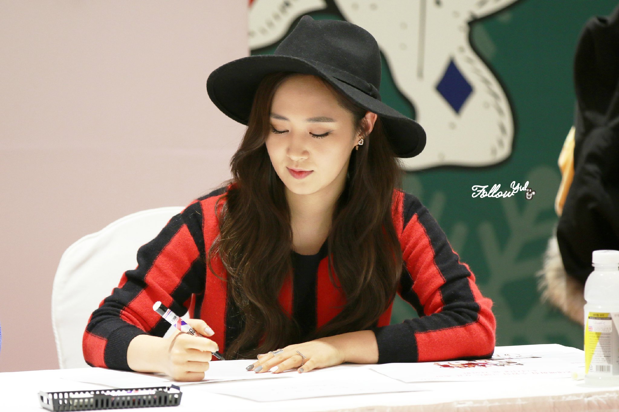 [PIC][27-11-2014]SNSD xuất hiện tại buổi fansign cho "LOTTE MALL" vào chiều nay - Page 4 71262d51jw1en5t1o94myj21kw11xahz