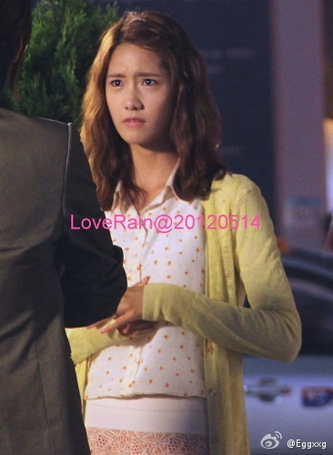 [OTHER][29-05-2012]TAETISEO GHÉ THĂM TRƯỜNG QUAY "LOVE RAIN" CỦA YOONA - Page 12 718427b5gw1dt52iadsx3j