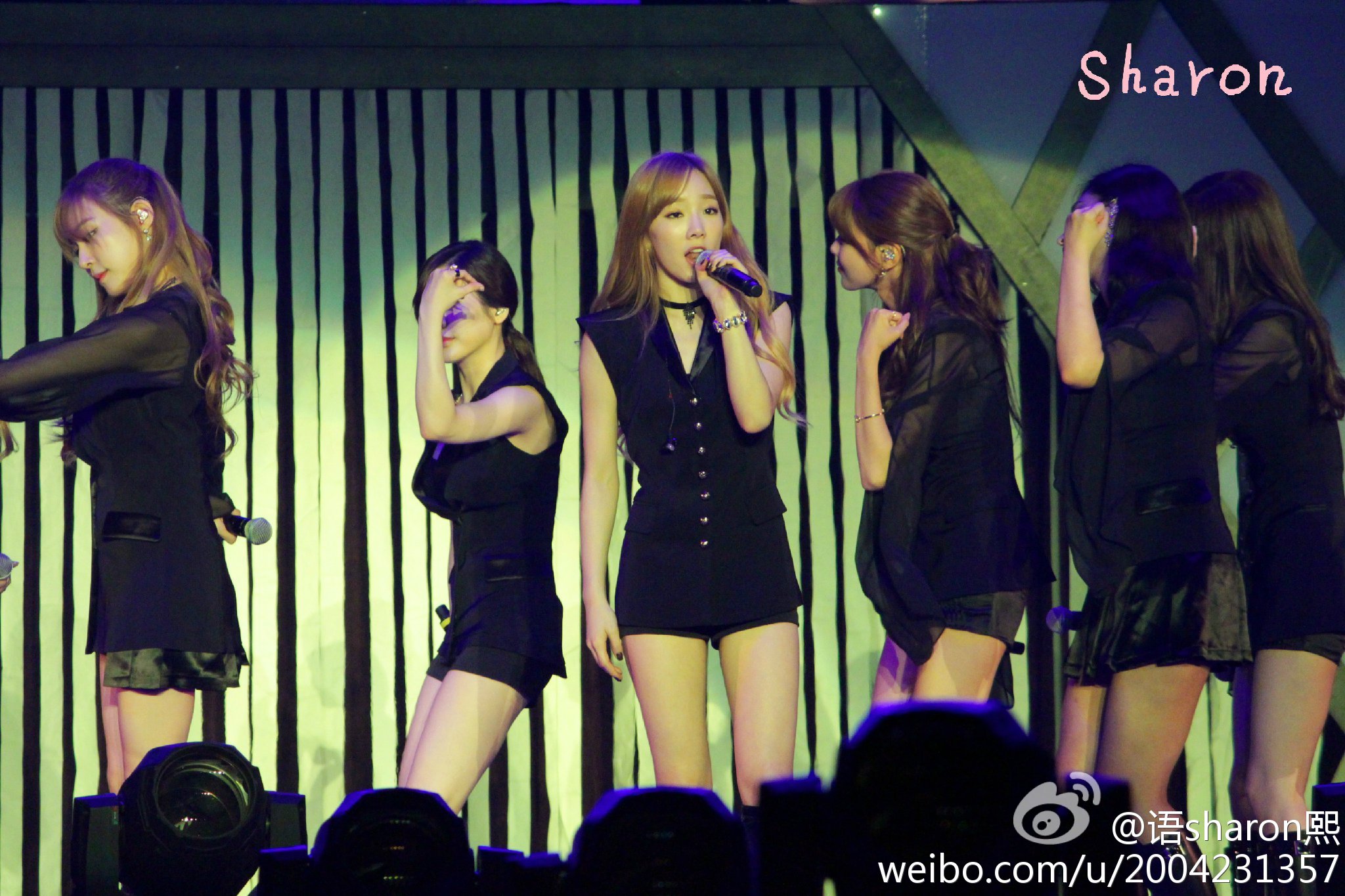 [PIC][30-09-2014]SNSD khởi hành đi Trung Quốc để tham dự "China for GG 1st Fan Party in ShenZhen" vào sáng nay - Page 6 777624bdgw1ekux93kn0jj21kw11xdrr