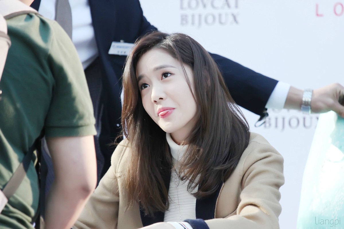 [PIC][24-10-2015]YoonA tham dự buổi fansign cho thương hiệu "LOVCAT" vào chiều nay - Page 5 7842abf5gw1exg59wcfxrj20xc0m877u