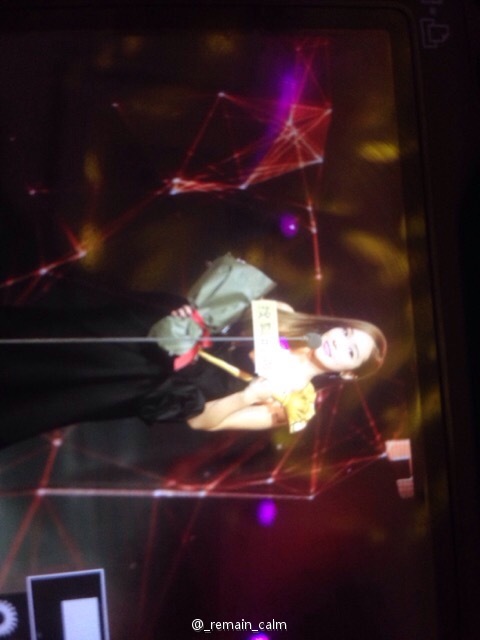 [PIC][23-12-2014]Jessica khởi hành đi Bắc Kinh để tham dự "Sohu Fashion Awards" vào sáng nay 7d1ec153jw1enjz80uydyj20dc0hs0tr